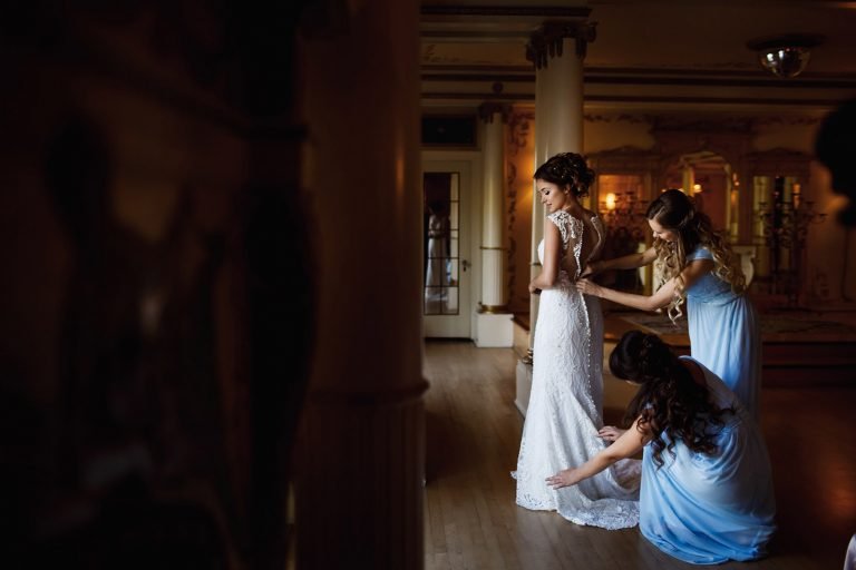 Colour wedding photograph from the Ikonic Media portfolio