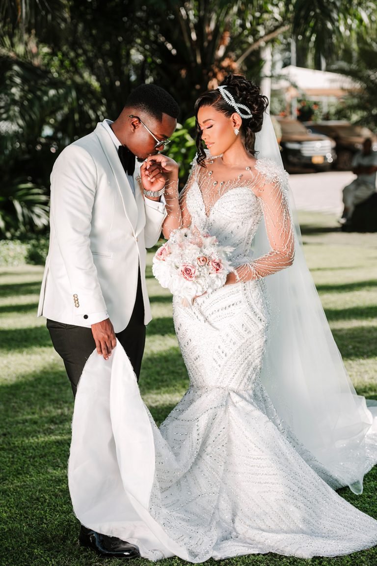 Colour wedding photograph from the Ikonic Media portfolio