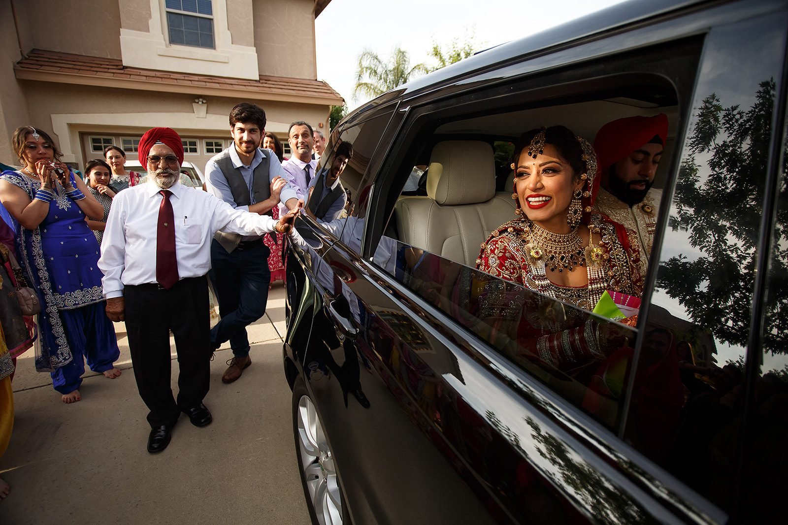 Family moment during Amardeep and Gulu's Sikh wedding