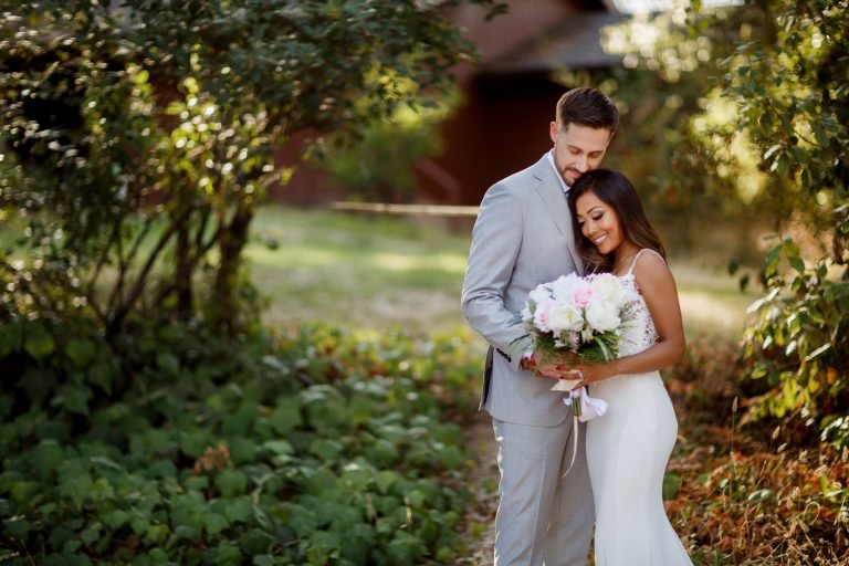 Colour wedding photograph from the Ikonic Media portfolio