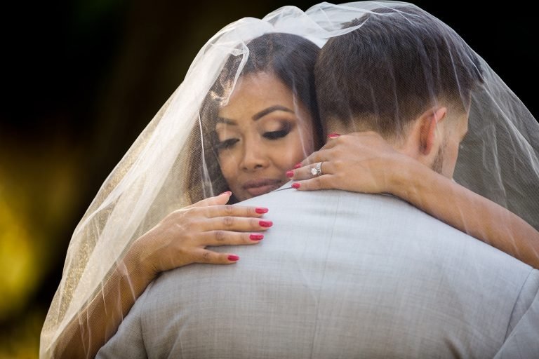 Colour wedding photograph from the Ikonic Media portfolio